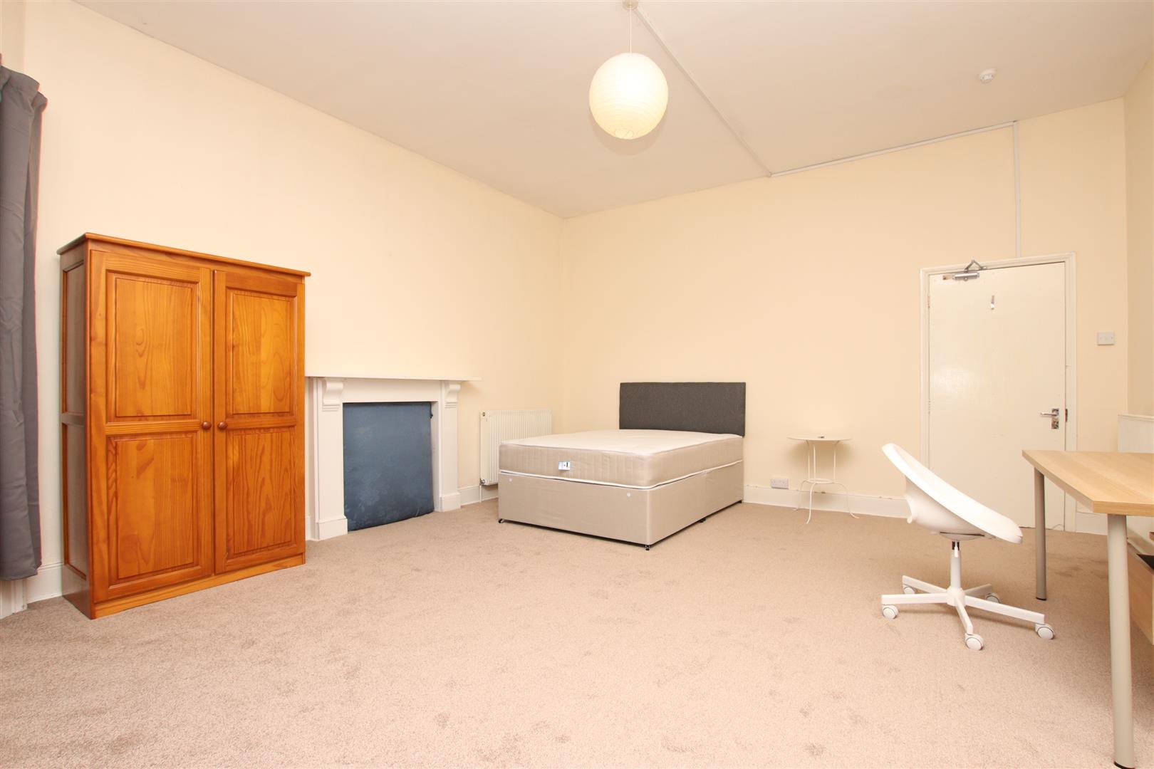 Hillstead House, Weston Park East, Bath, BA1